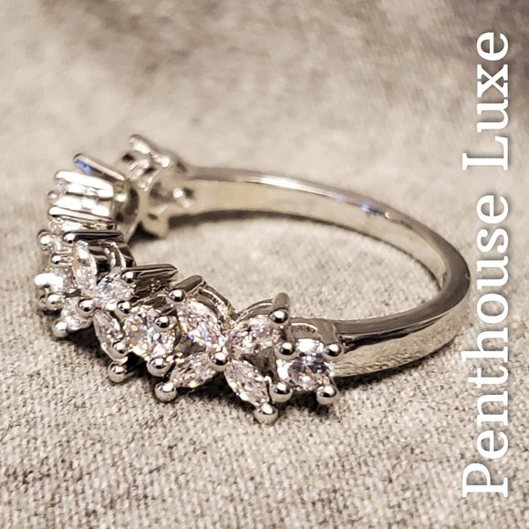 FINAL RESTOCK!! Tiny Flower Paved Ring - Picture 2 of 7